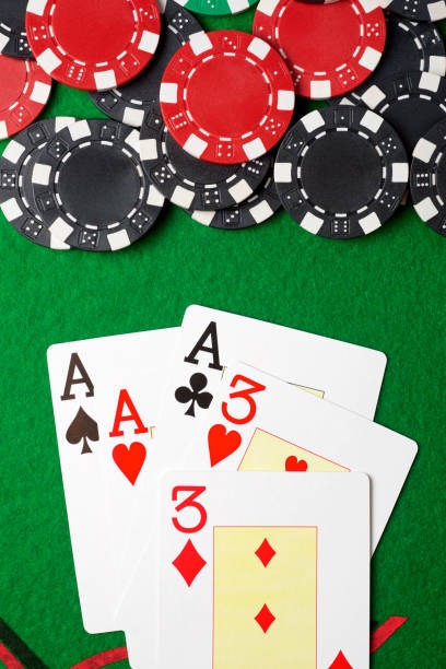 Card hand display and betting options